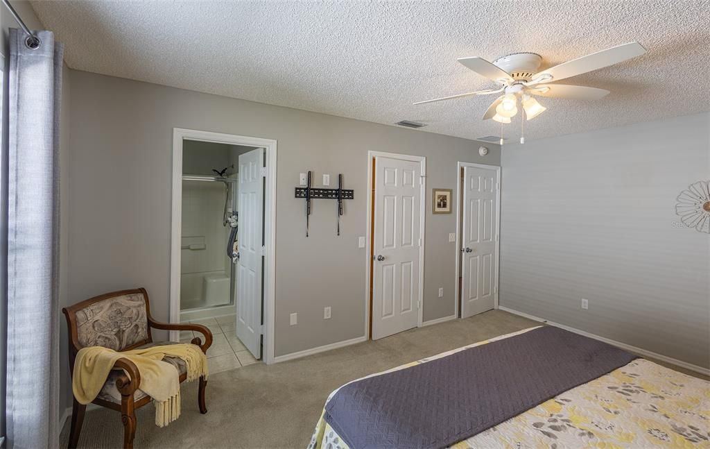 primary bedroom - walk-in closet