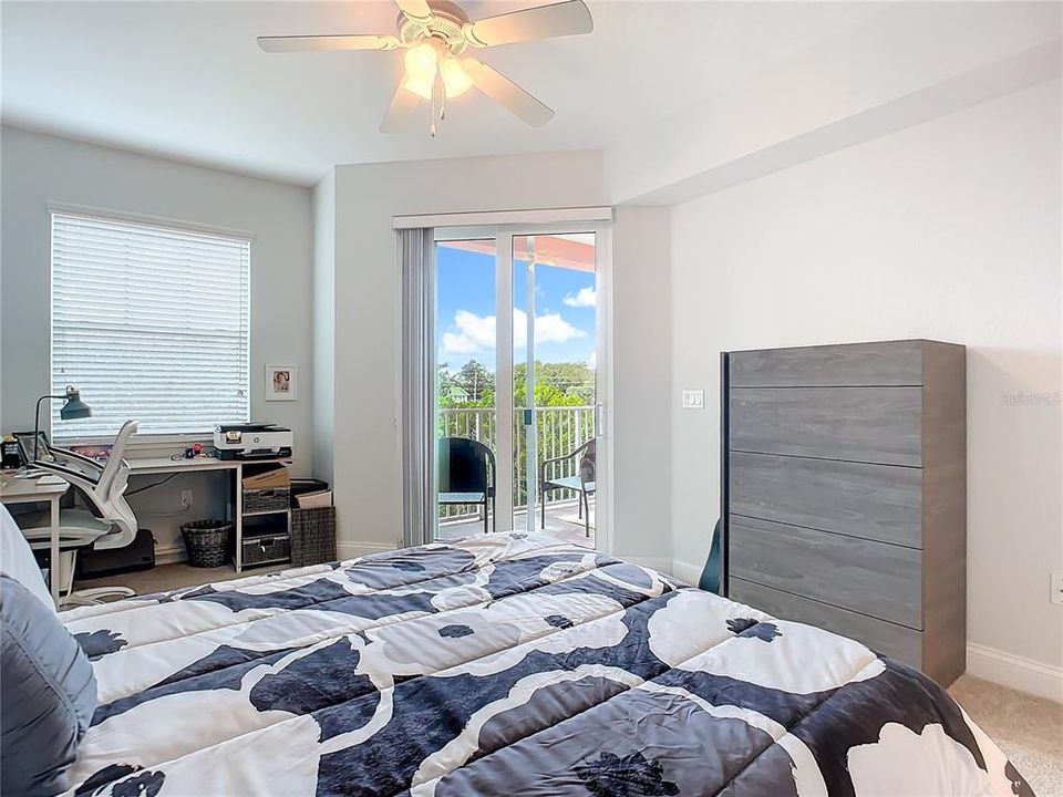 For Sale: $556,000 (2 beds, 2 baths, 1384 Square Feet)