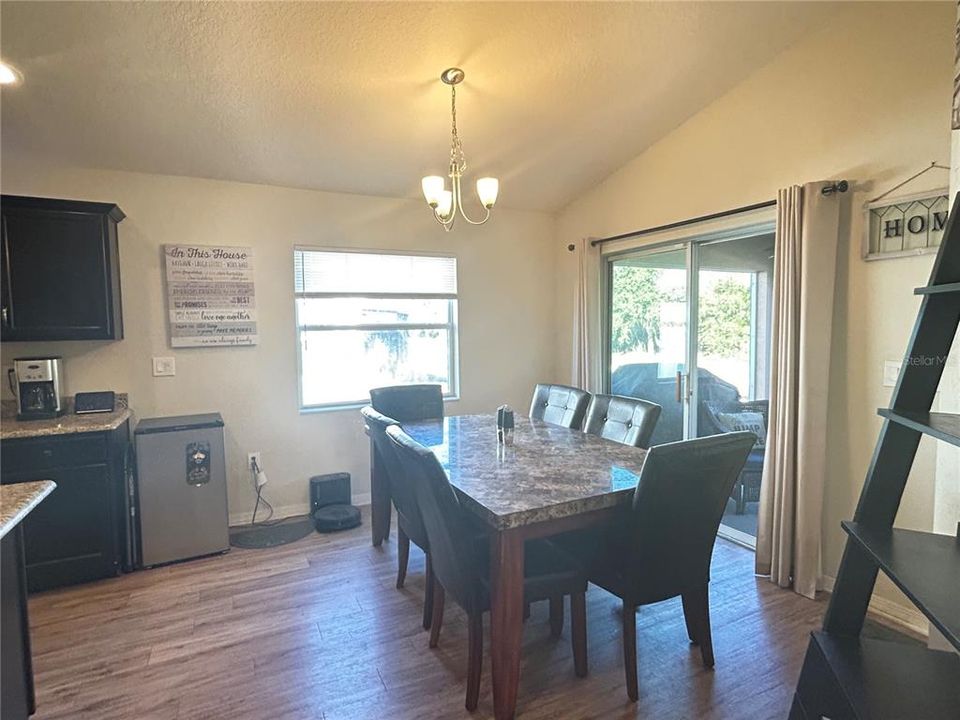 For Sale: $349,900 (4 beds, 2 baths, 1715 Square Feet)