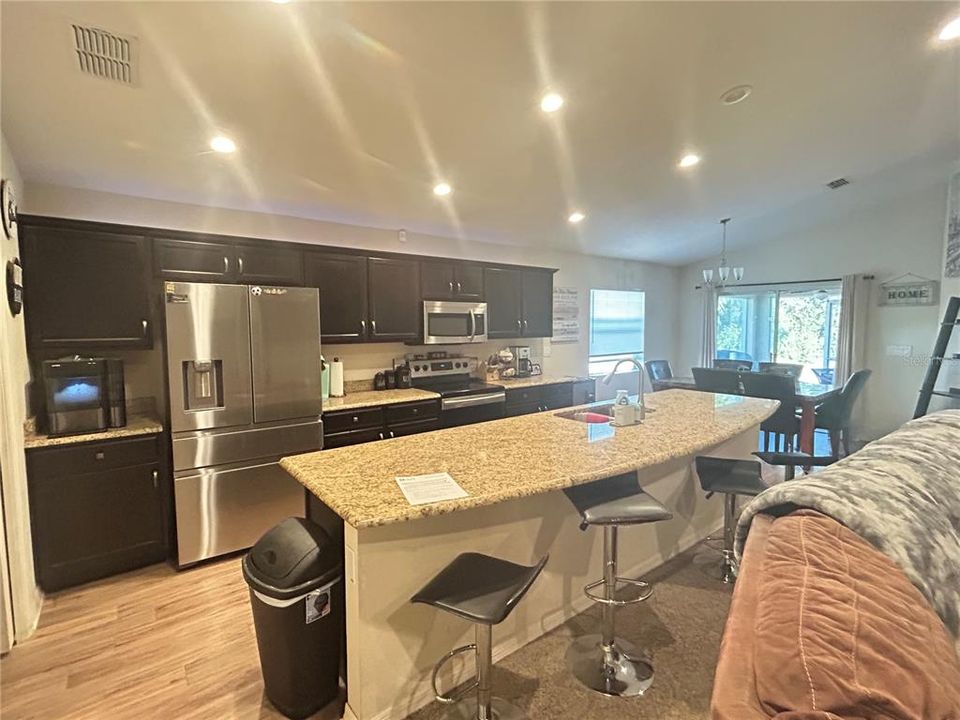 For Sale: $349,900 (4 beds, 2 baths, 1715 Square Feet)