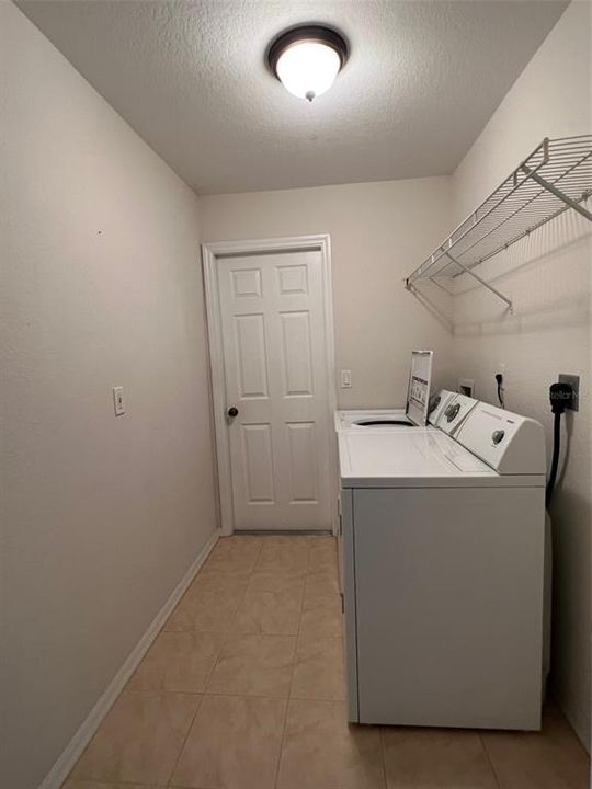 For Rent: $2,300 (3 beds, 2 baths, 1847 Square Feet)