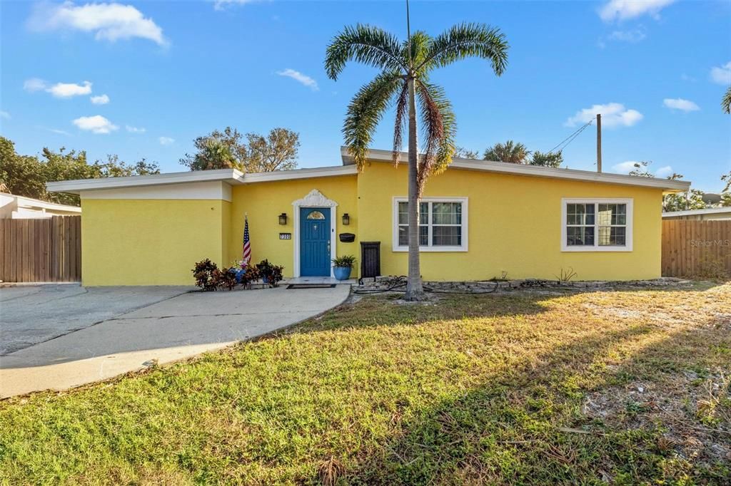 For Sale: $495,700 (3 beds, 2 baths, 2048 Square Feet)