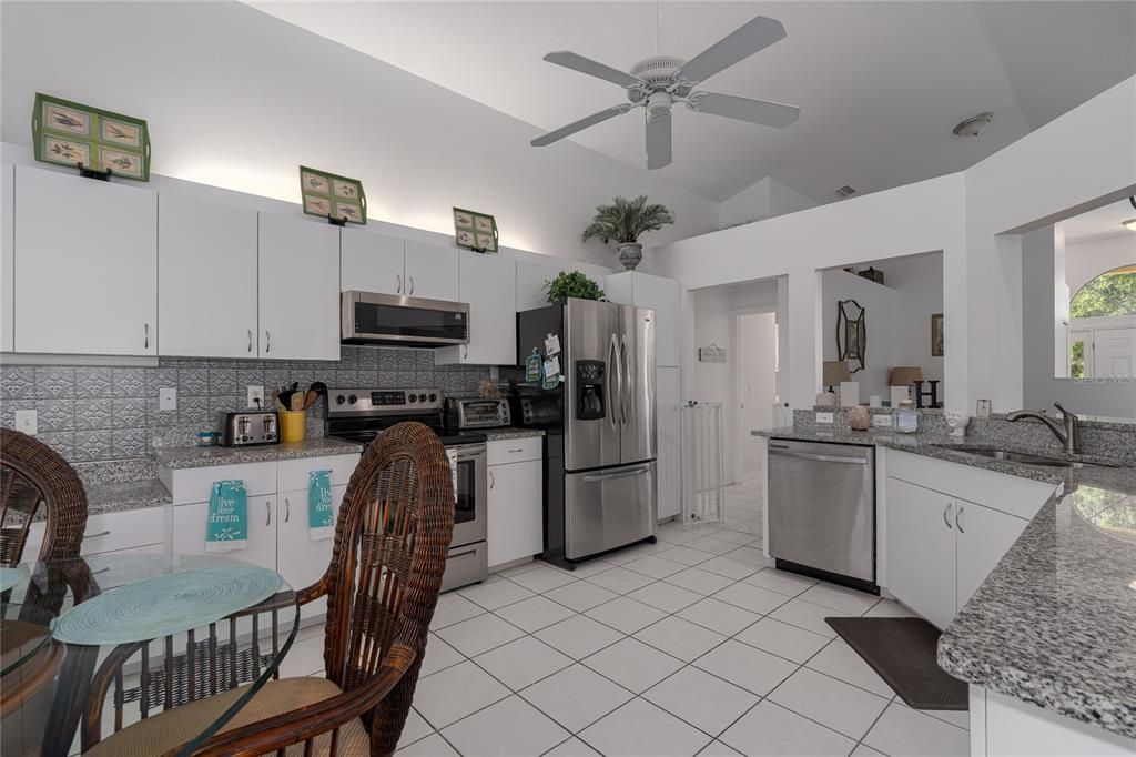 For Sale: $368,000 (3 beds, 2 baths, 1750 Square Feet)