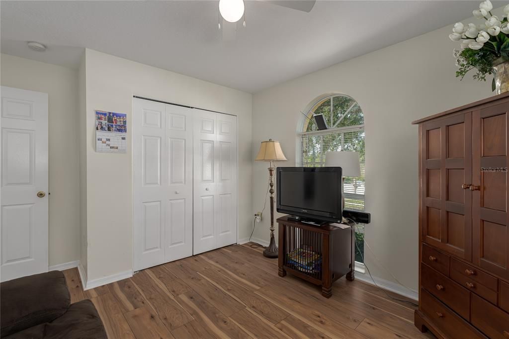 For Sale: $368,000 (3 beds, 2 baths, 1750 Square Feet)