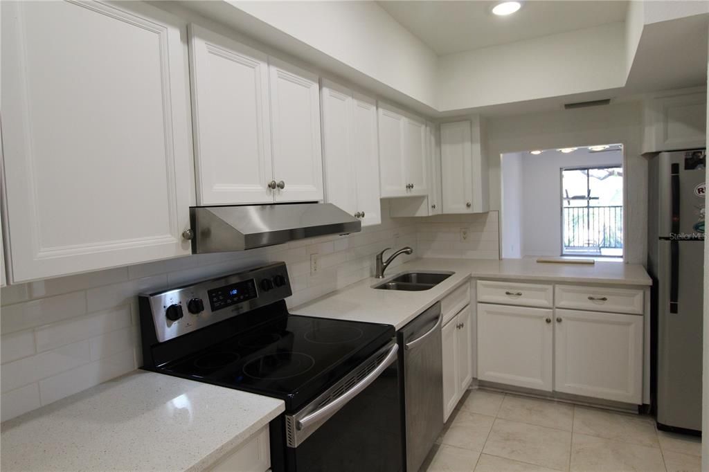 For Rent: $2,395 (2 beds, 2 baths, 1053 Square Feet)