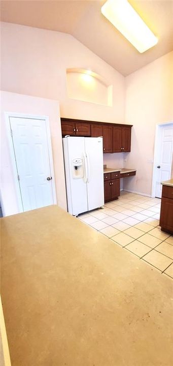 For Rent: $2,000 (3 beds, 2 baths, 2062 Square Feet)