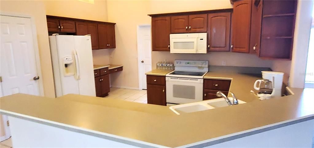 For Rent: $2,000 (3 beds, 2 baths, 2062 Square Feet)