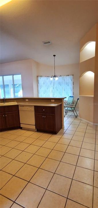 For Rent: $2,000 (3 beds, 2 baths, 2062 Square Feet)