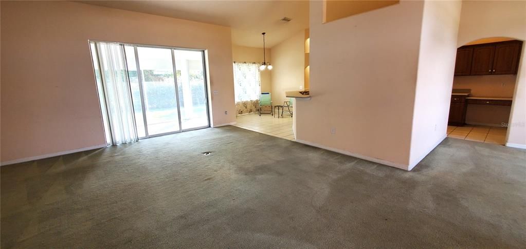 For Rent: $2,000 (3 beds, 2 baths, 2062 Square Feet)