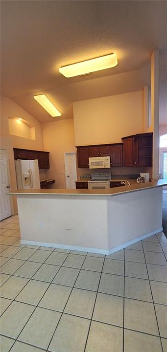 For Rent: $2,000 (3 beds, 2 baths, 2062 Square Feet)