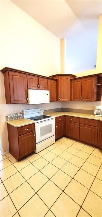 For Rent: $2,000 (3 beds, 2 baths, 2062 Square Feet)