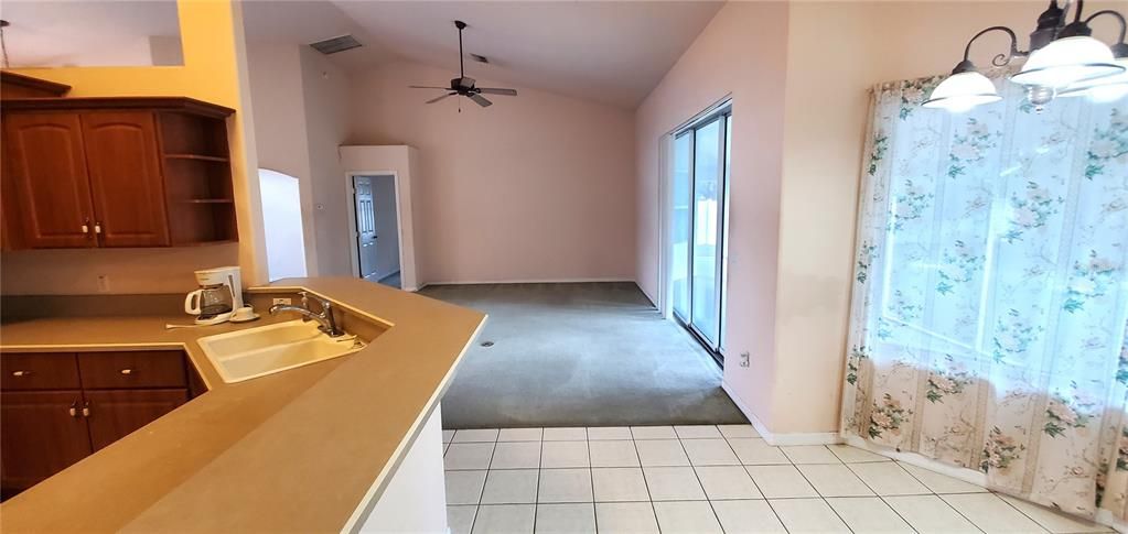 For Rent: $2,000 (3 beds, 2 baths, 2062 Square Feet)