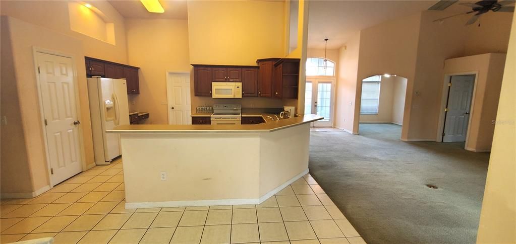 For Rent: $2,000 (3 beds, 2 baths, 2062 Square Feet)