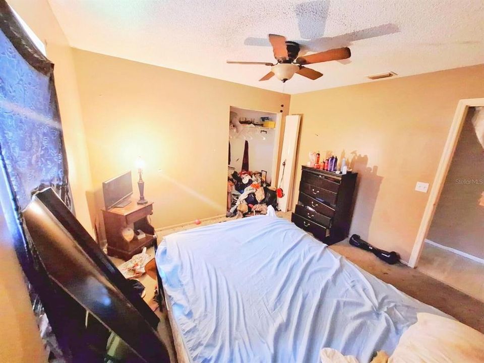 For Sale: $190,000 (3 beds, 1 baths, 1233 Square Feet)