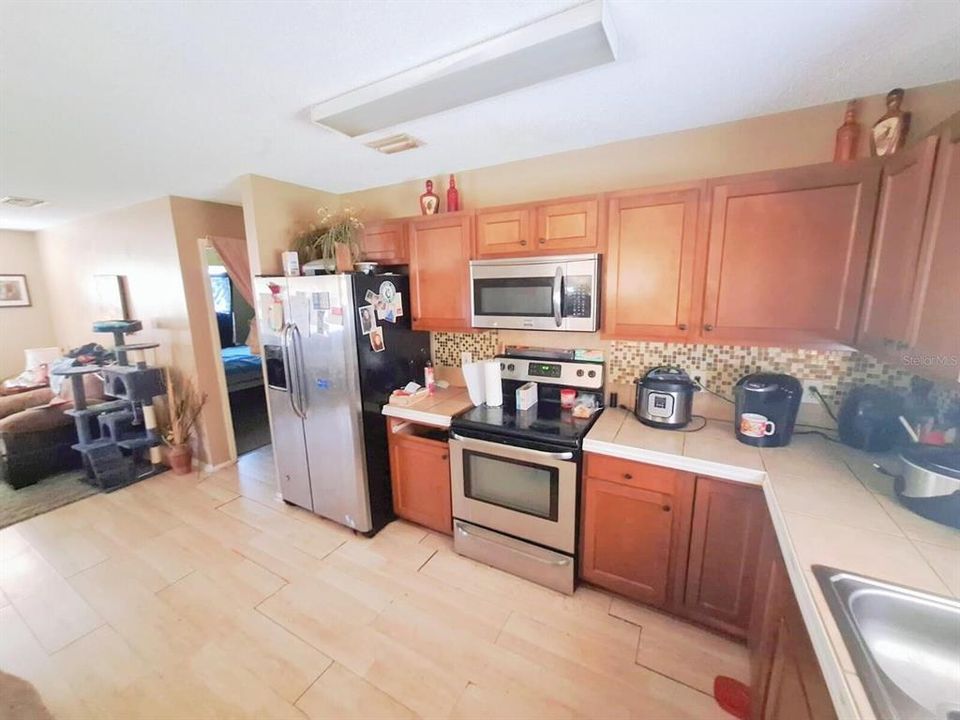 For Sale: $190,000 (3 beds, 1 baths, 1233 Square Feet)