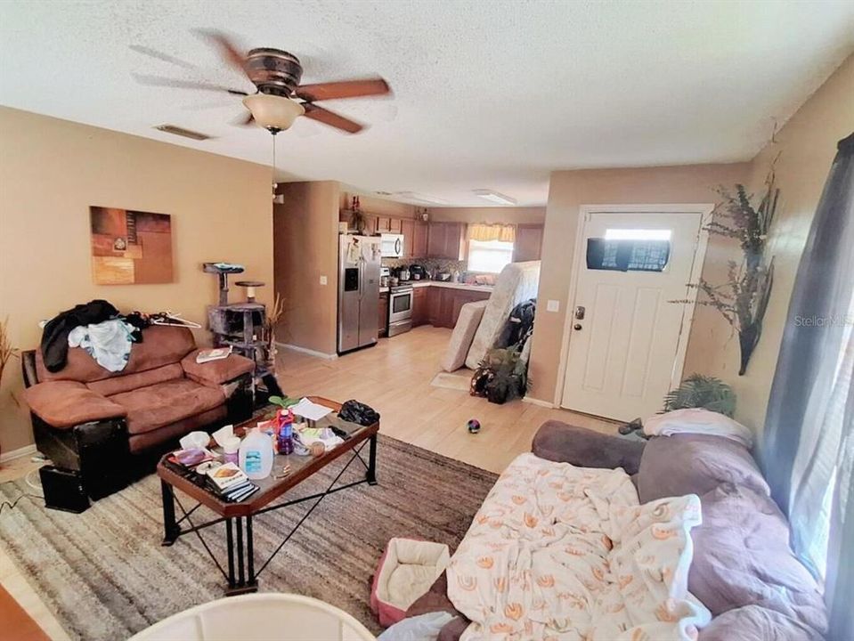 For Sale: $190,000 (3 beds, 1 baths, 1233 Square Feet)