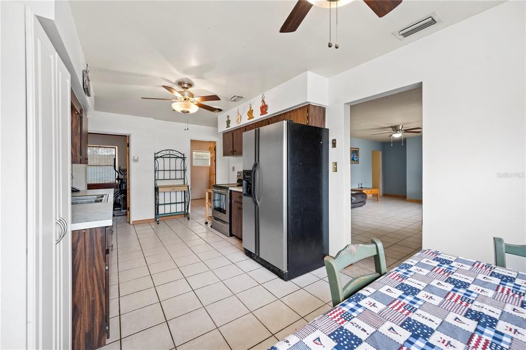 For Sale: $225,000 (3 beds, 1 baths, 1614 Square Feet)