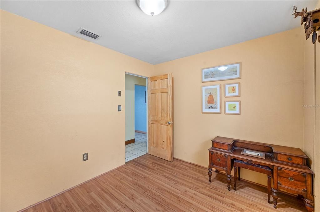 For Sale: $225,000 (3 beds, 1 baths, 1614 Square Feet)