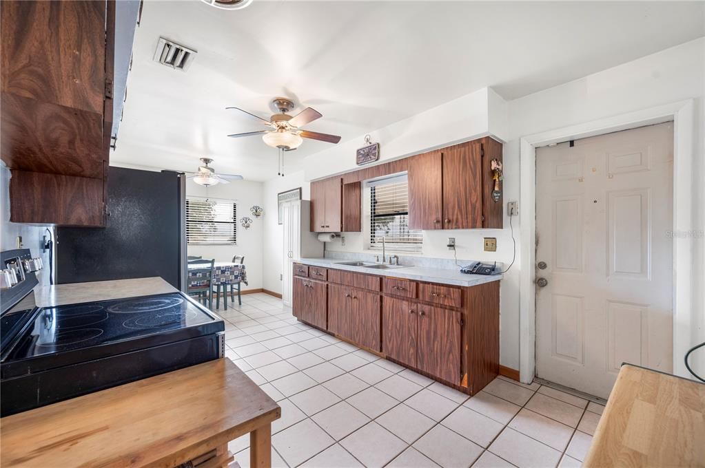 For Sale: $225,000 (3 beds, 1 baths, 1614 Square Feet)