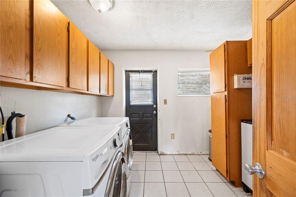 For Sale: $225,000 (3 beds, 1 baths, 1614 Square Feet)