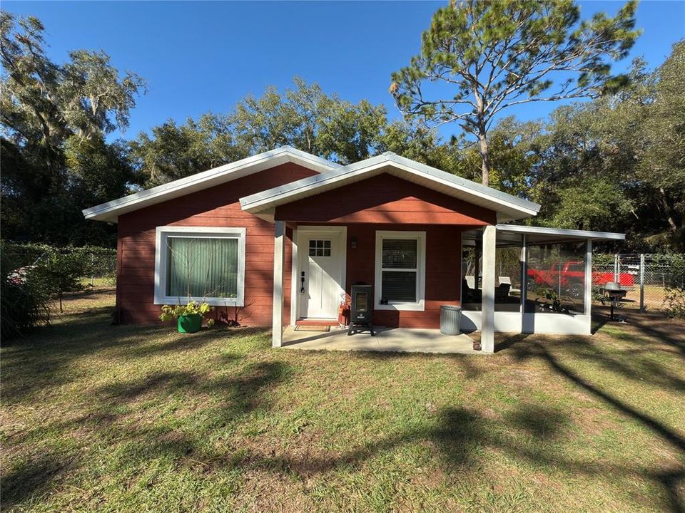 For Sale: $275,000 (3 beds, 2 baths, 1112 Square Feet)