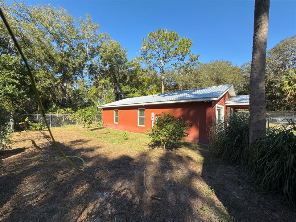 For Sale: $275,000 (3 beds, 2 baths, 1112 Square Feet)