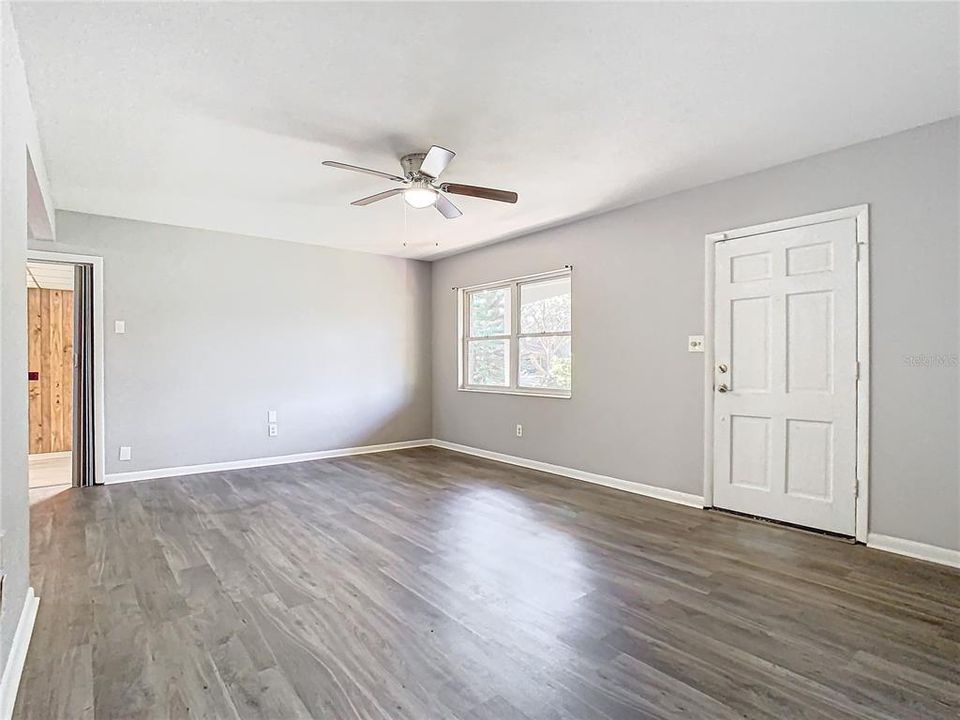 For Sale: $409,900 (3 beds, 2 baths, 1380 Square Feet)