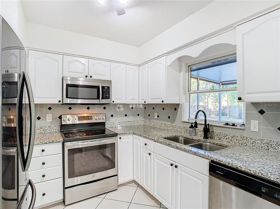 For Sale: $409,900 (3 beds, 2 baths, 1380 Square Feet)