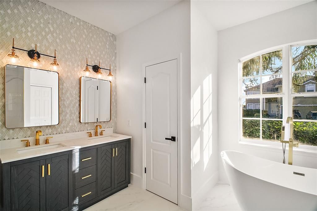 Dual Vanities with Quartz Countertop