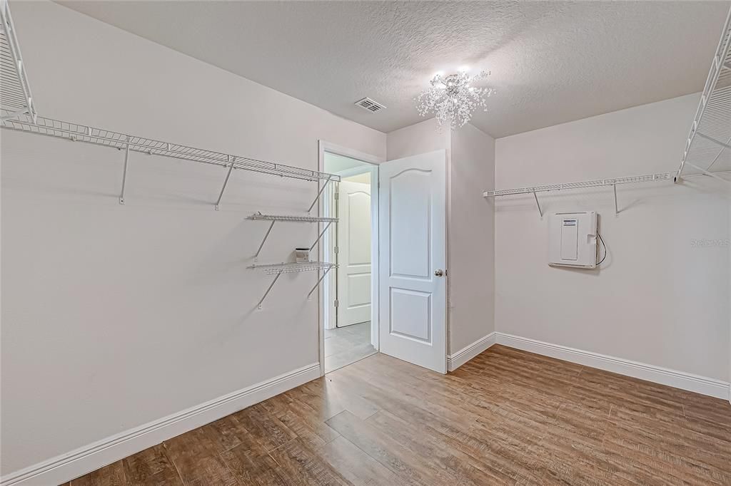 Master suite walk-in closet