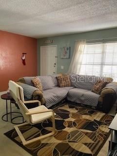 For Sale: $155,000 (2 beds, 1 baths, 800 Square Feet)