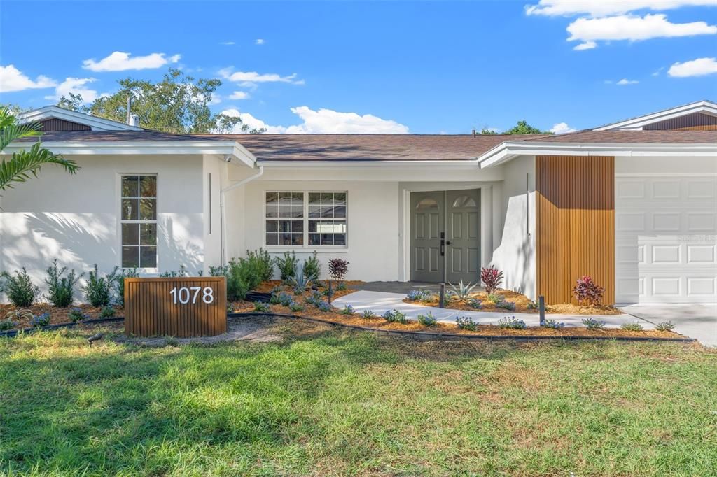 For Sale: $700,000 (3 beds, 2 baths, 1965 Square Feet)