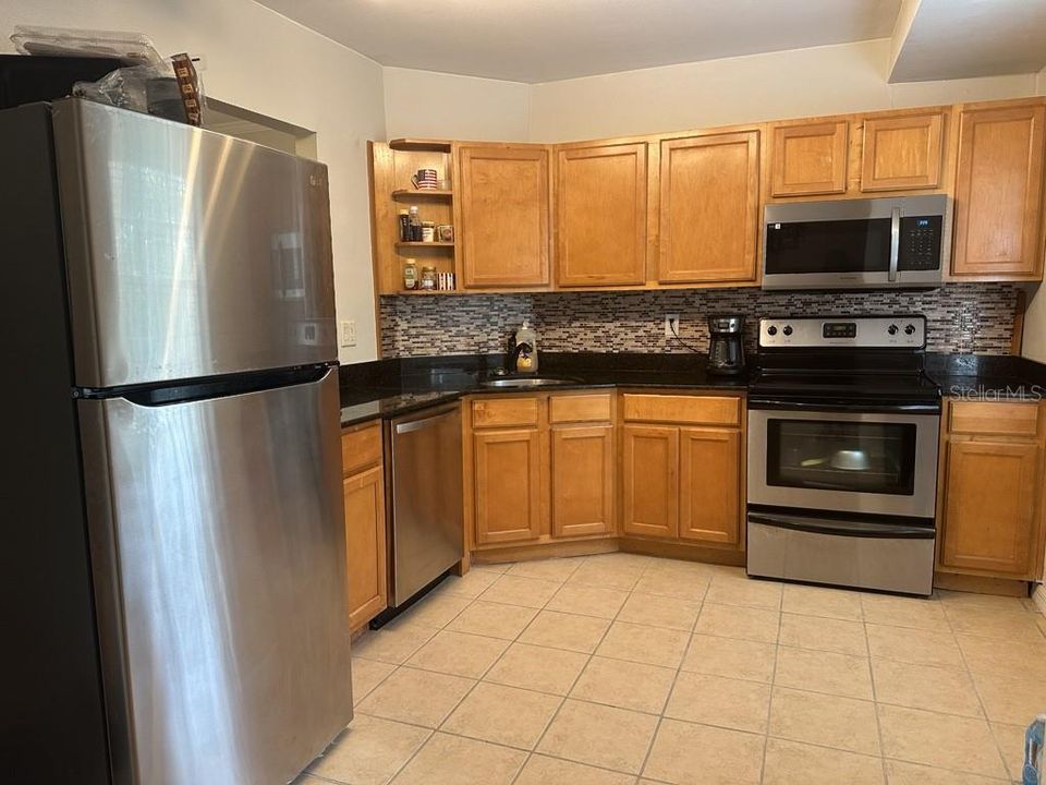 For Rent: $1,600 (2 beds, 2 baths, 1178 Square Feet)