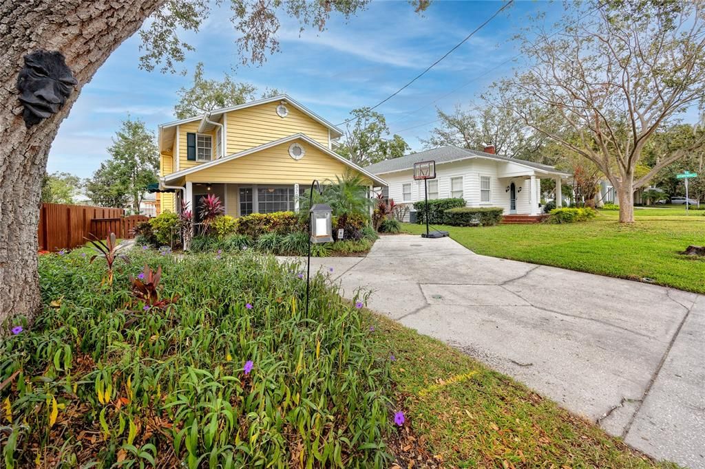 For Sale: $1,150,000 (3 beds, 2 baths, 1936 Square Feet)