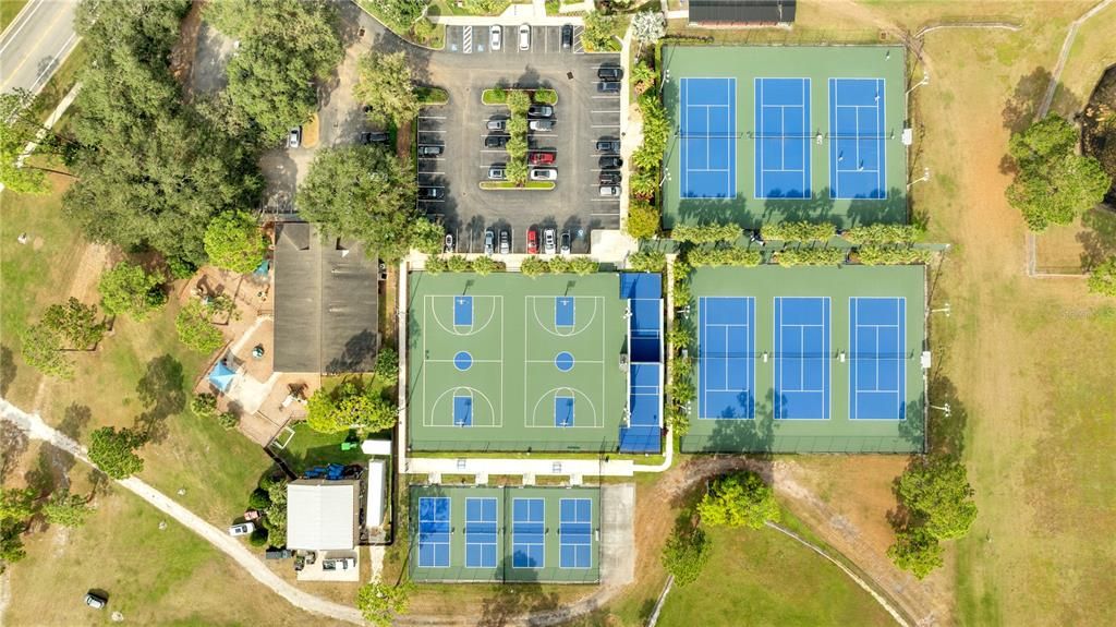 TENNIS/PICKLEBALL COURTS