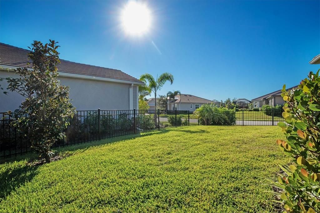 For Sale: $650,000 (3 beds, 2 baths, 2092 Square Feet)