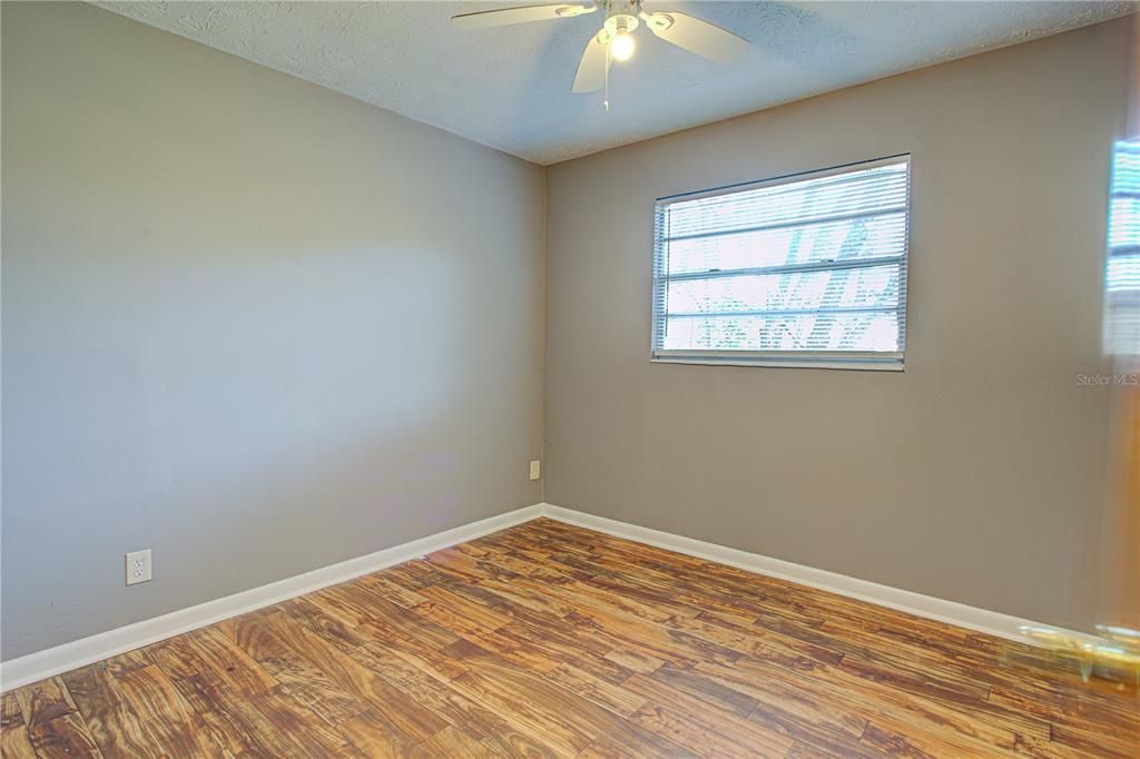 For Sale: $139,900 (3 beds, 1 baths, 936 Square Feet)