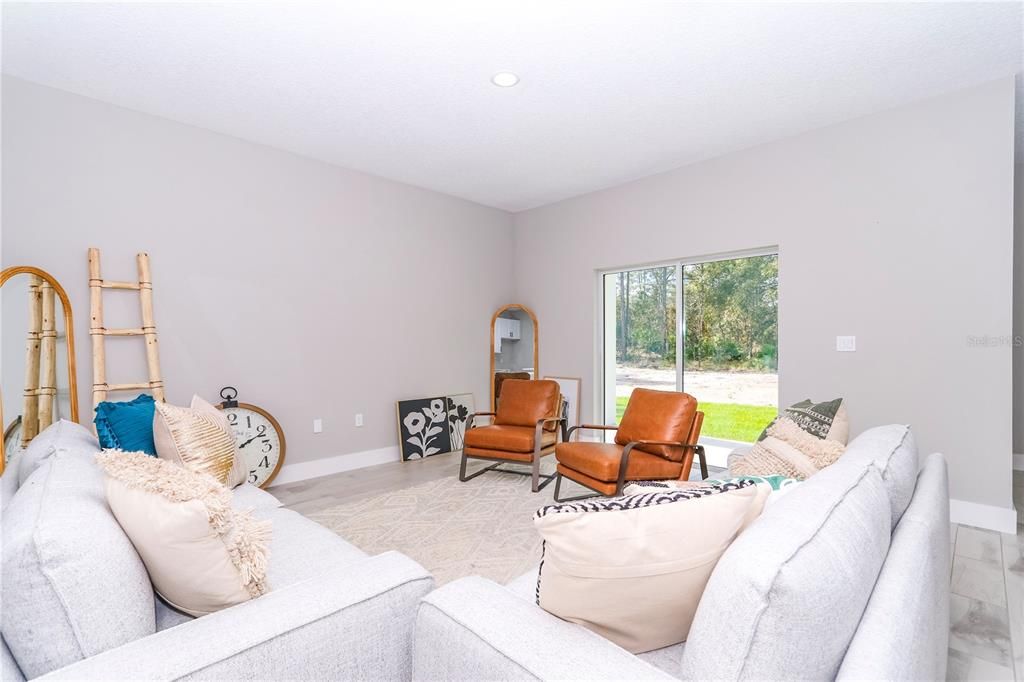 For Sale: $360,000 (3 beds, 2 baths, 1543 Square Feet)