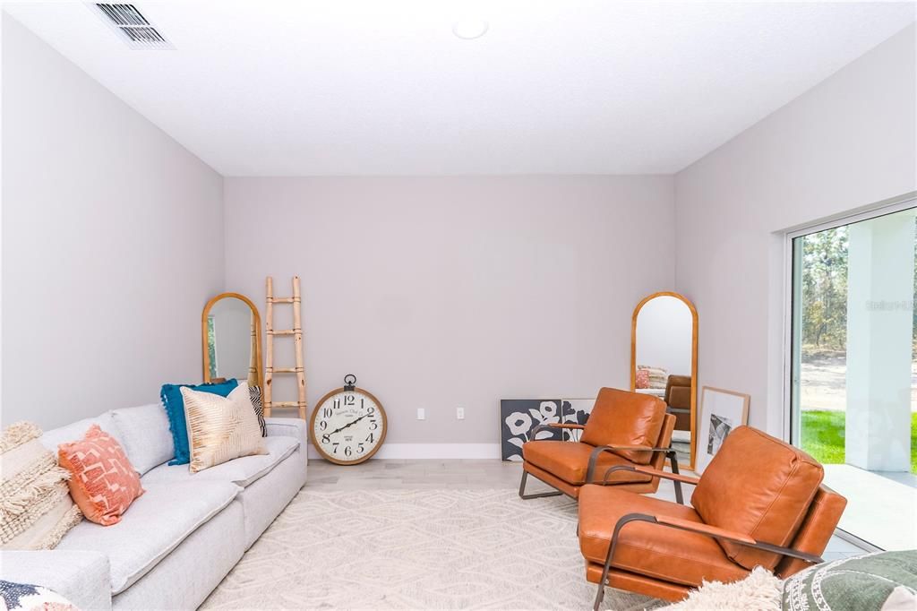 For Sale: $360,000 (3 beds, 2 baths, 1543 Square Feet)