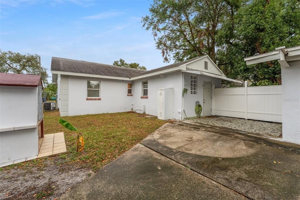 For Sale: $425,000 (3 beds, 2 baths, 1438 Square Feet)