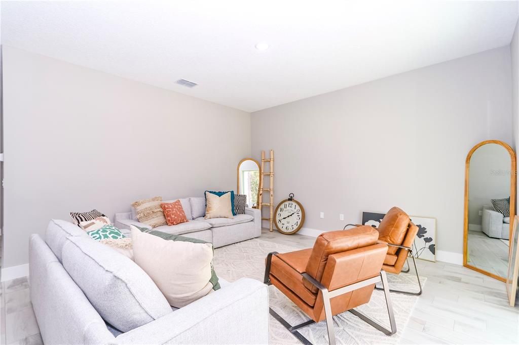 For Sale: $360,000 (3 beds, 2 baths, 1543 Square Feet)