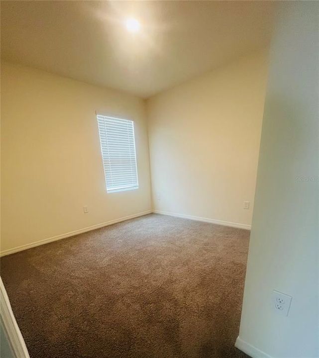 For Rent: $2,200 (4 beds, 2 baths, 5502 Square Feet)