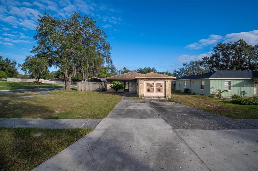 For Sale: $260,000 (3 beds, 2 baths, 1197 Square Feet)