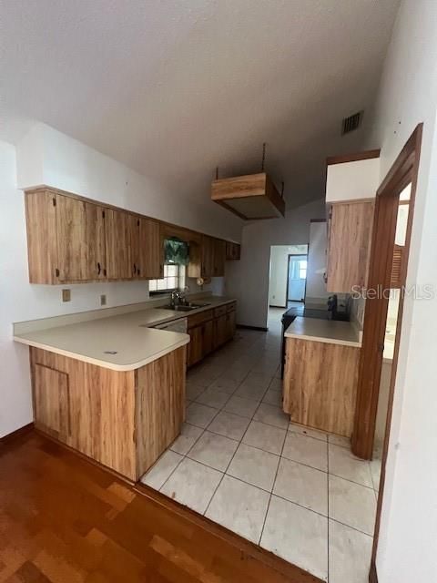 Active With Contract: $179,100 (3 beds, 2 baths, 1517 Square Feet)