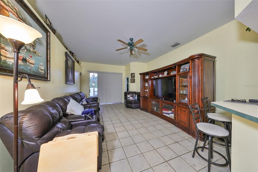 For Sale: $435,000 (4 beds, 2 baths, 2115 Square Feet)