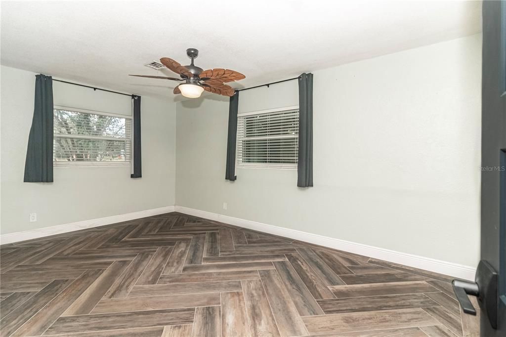 For Sale: $339,000 (3 beds, 2 baths, 1576 Square Feet)