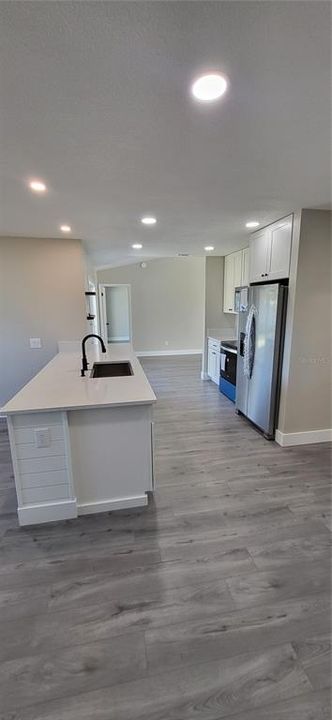 For Sale: $367,900 (3 beds, 2 baths, 1563 Square Feet)