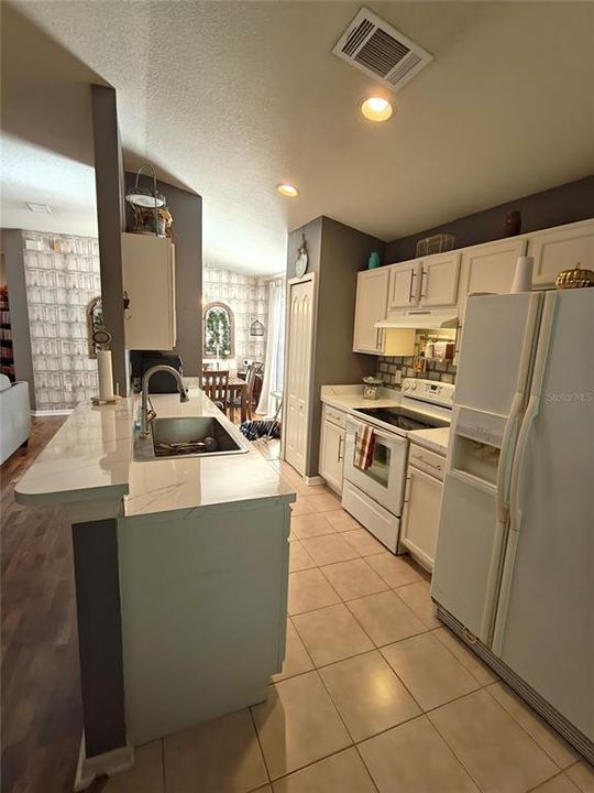 For Rent: $2,150 (3 beds, 2 baths, 1492 Square Feet)