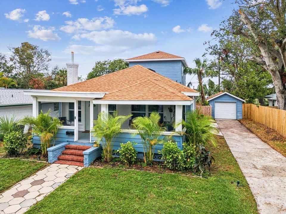 For Sale: $1,250,000 (3 beds, 2 baths, 2105 Square Feet)