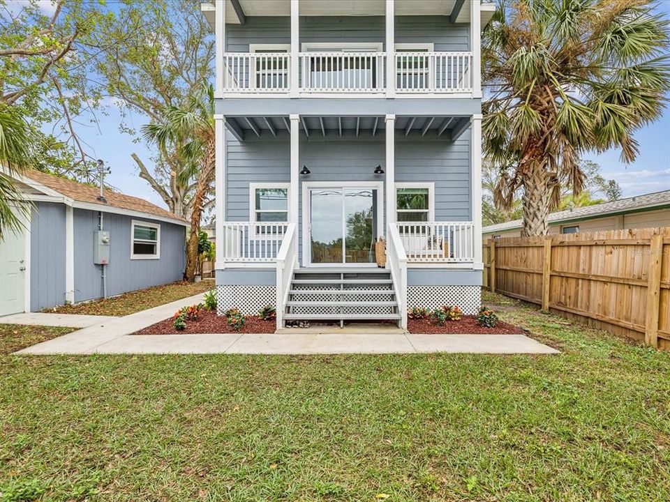 For Sale: $1,250,000 (3 beds, 2 baths, 2105 Square Feet)